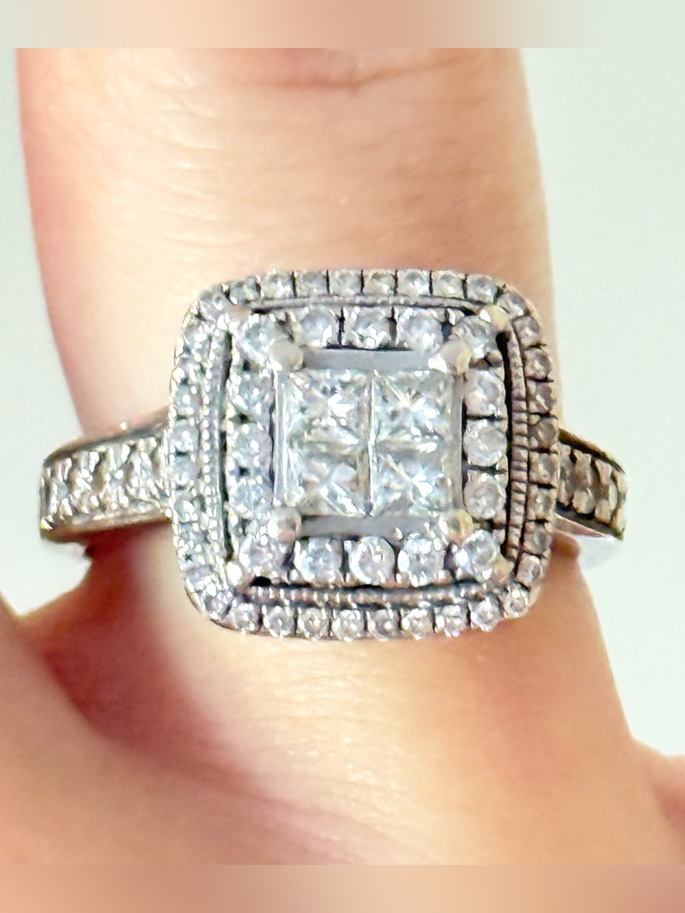 14K White GOLD Halo Diamond Cluster Engagement RING ZEI Size 6.25 Stunning